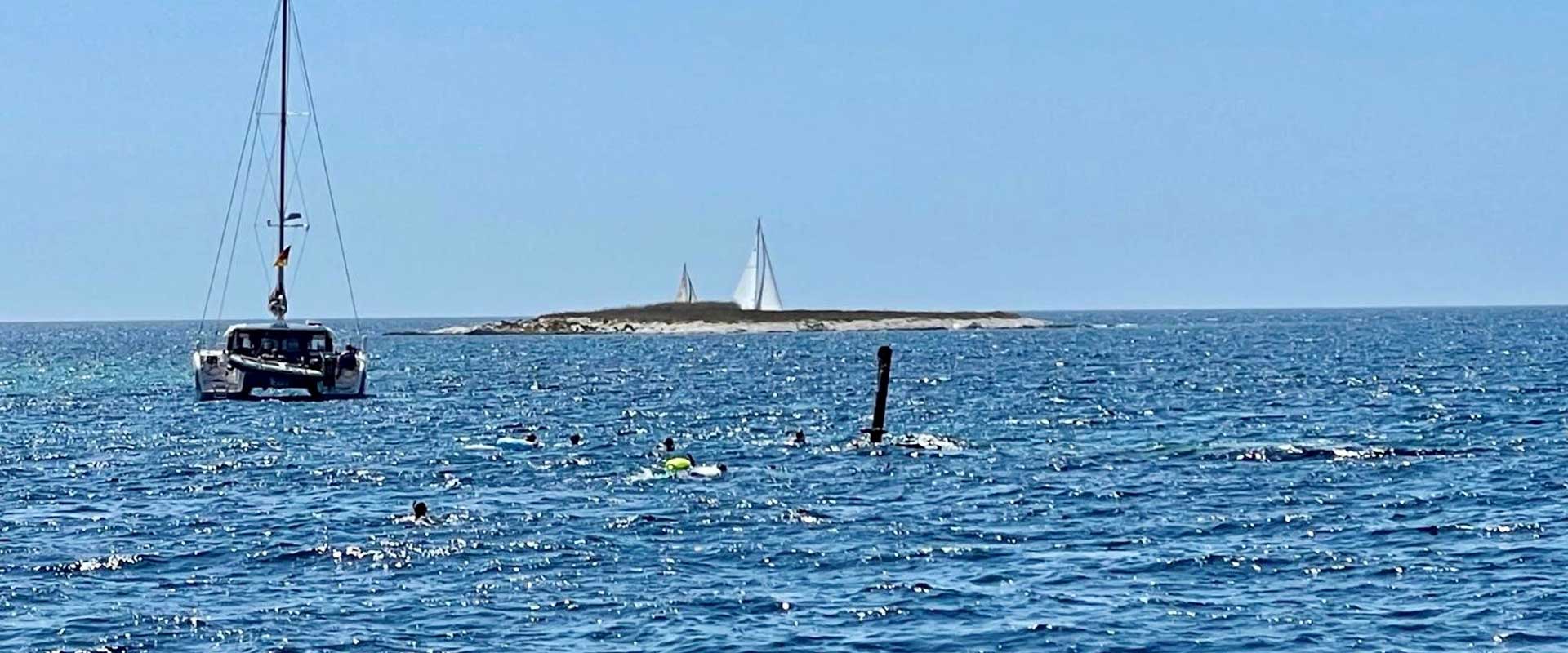 sailing-holiday-in-croatia-wreck-veli-rat-1920_800.jpg