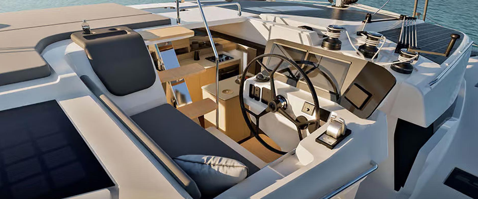 foutaine-pajot-new-41-catamaran-exterior-steering-position-1920_800.jpg