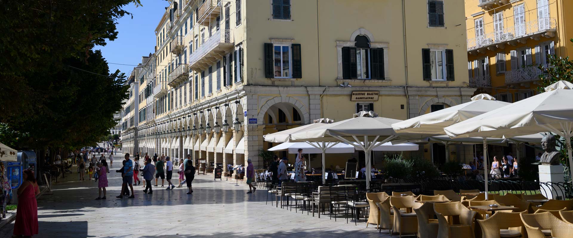 corfu-old-town-greece-1920_800.jpg