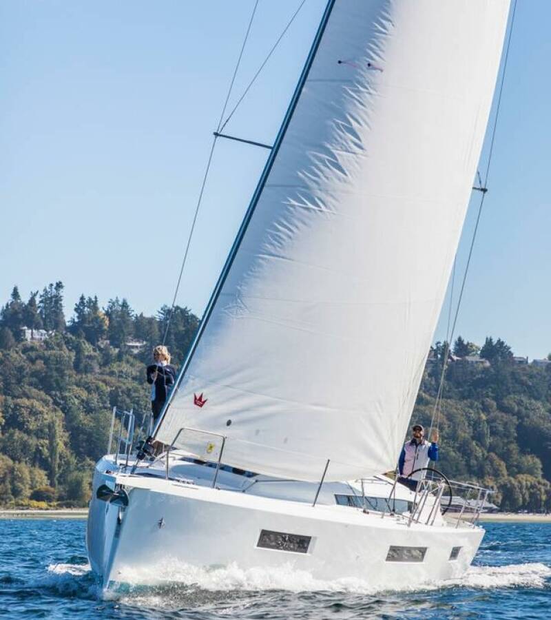 Яхта Sun Odyssey 440